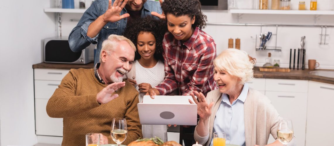 6 Ways to Make the Holidays Special for Aging Loved Ones